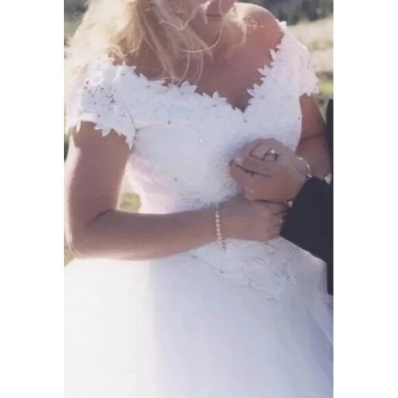 Wedding Dress Ball Gown Off Shoulder Vintage 90s White Tulle Layers Princess 6‎ - Picture 1 of 12